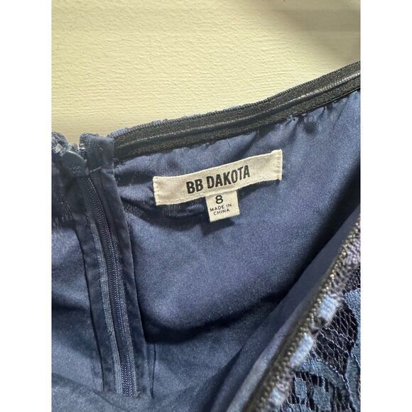 BB Dakota Danlyn Off The Shoulder Lace Dress Size 8 - Picture 3 of 9